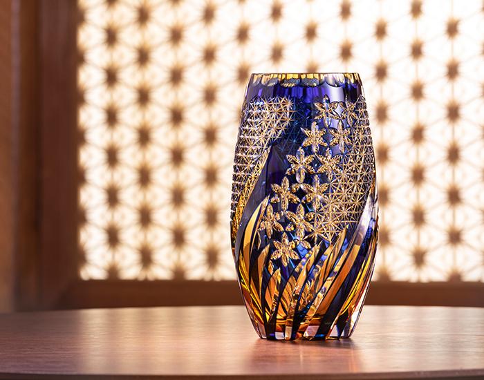 Flower Vase, Edo Kiriko Kasaneirome "Kumiko (muntin) & Lattice" by Tomokazu Noguchi, Master of traditional crafts