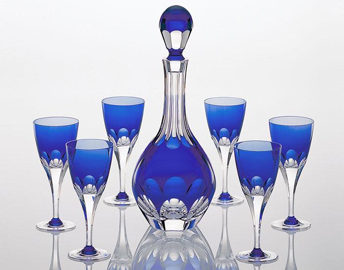 A decanter and 6 Wine Glasses "Royal Blue"